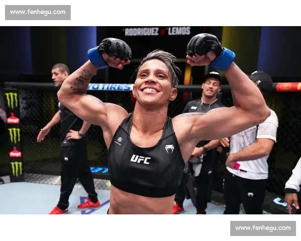 以UFC康李对决为核心回顾其传奇对战历程与散打风格在八角笼中的演化解析 以UFC康李对决为核心回顾其传奇对战历程与散打风格在八角笼中的演化解析